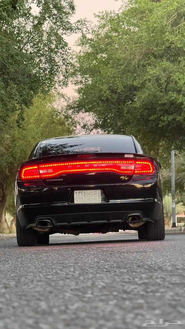 دودج تشارجر v8 19