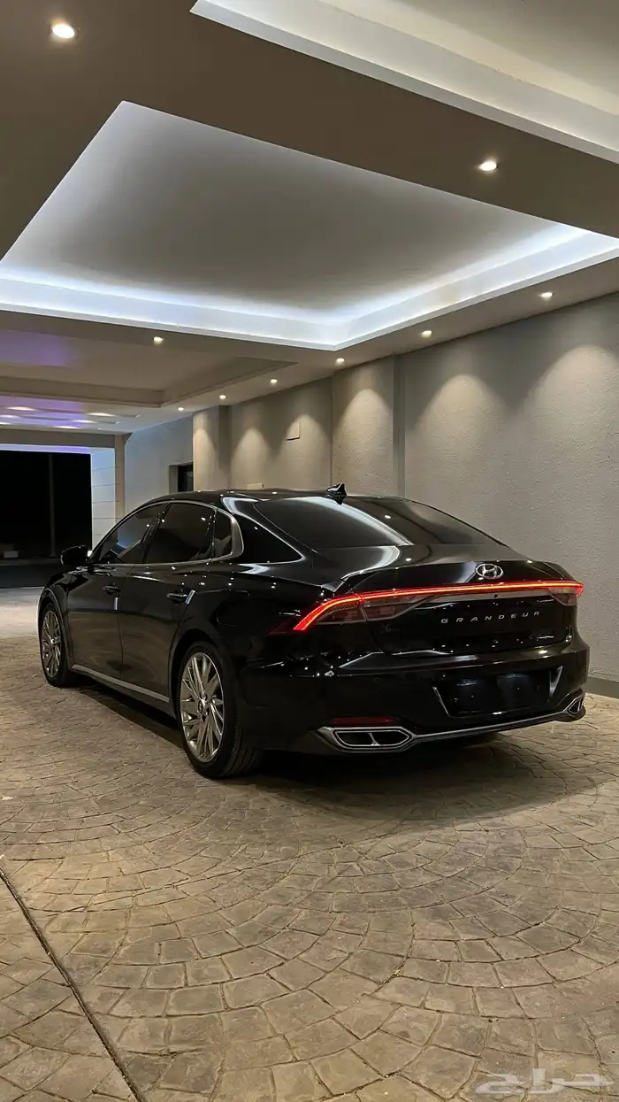 ازيرا ( كاليجرافي ) 2020 ( بنزين 6V ) فل اوبشن ديجيتال 9