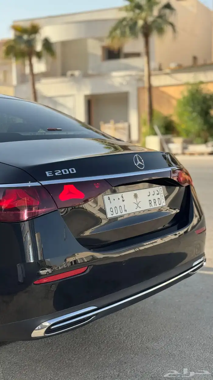 مرسيدس E200 بحالة الوكالة ( جديد ) 11