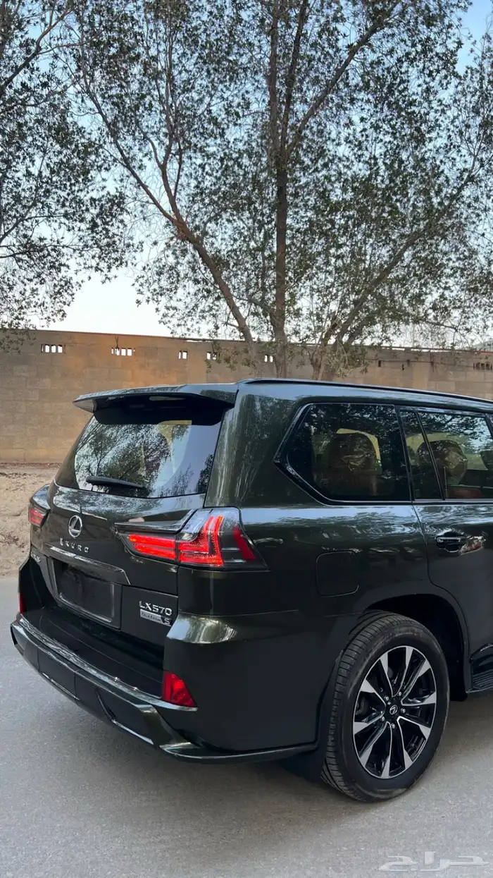 لكزس LX570 2021 9