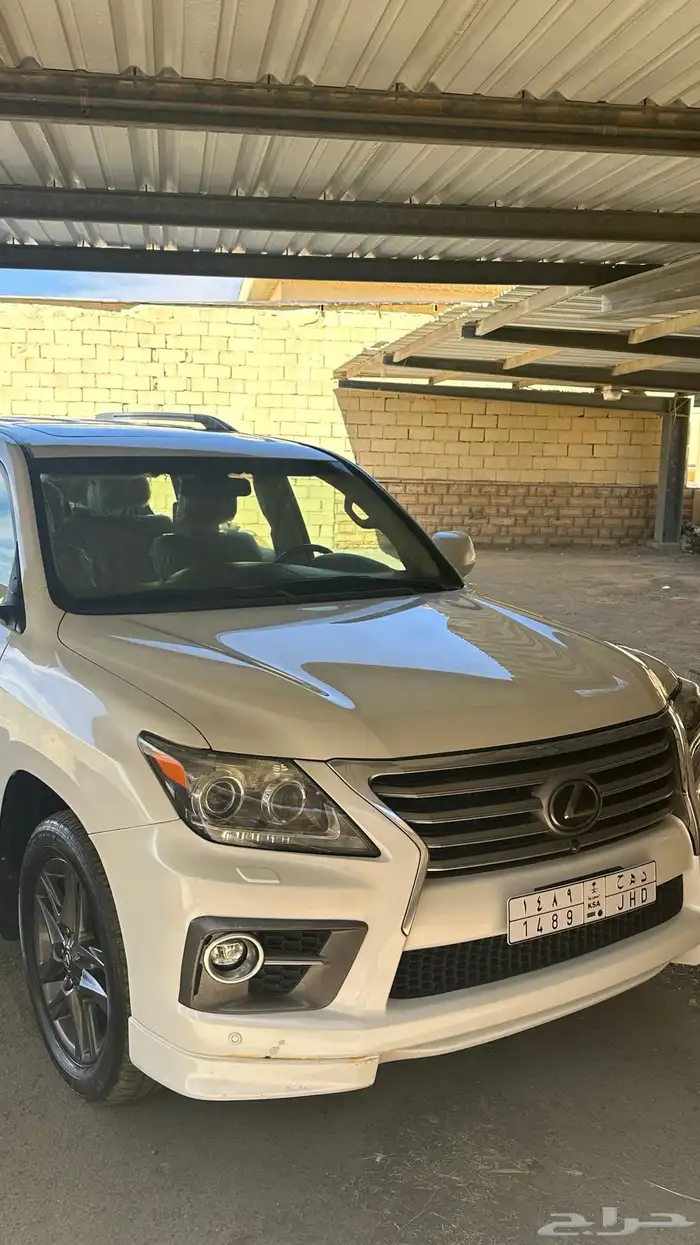 للبيع جيب لكزس 2013 ممشى قليل 5