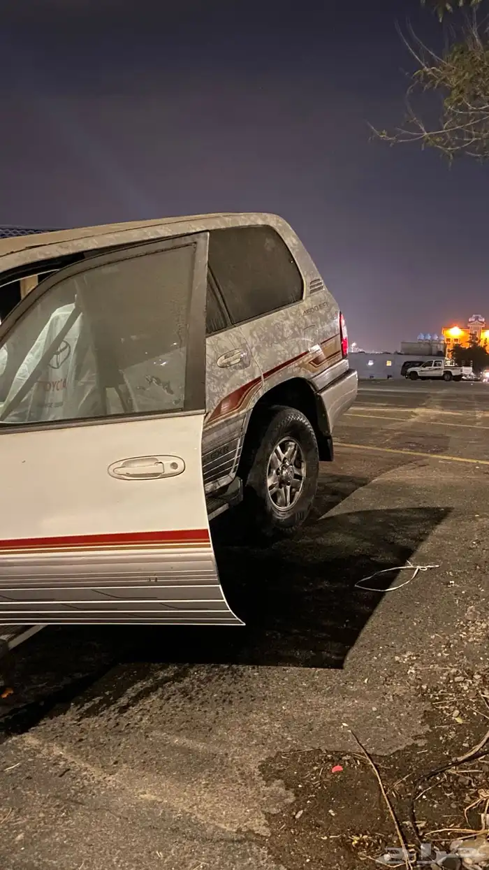 لاندكروزر 2000 3