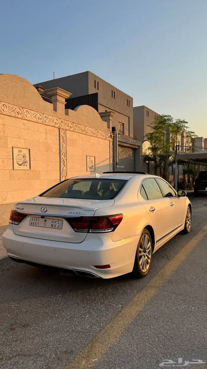 لكزس LS460 لارج سعودي شبه وكالة 0