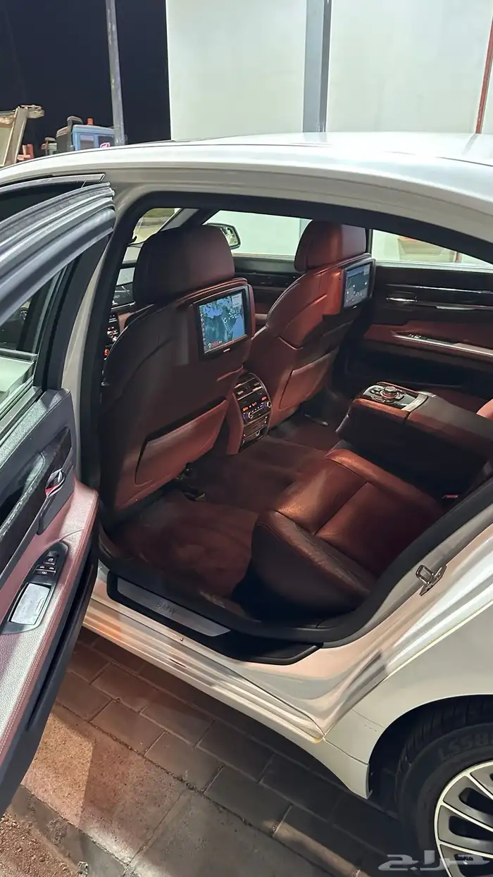 للبيع بي ام دبليو 750 2010 4