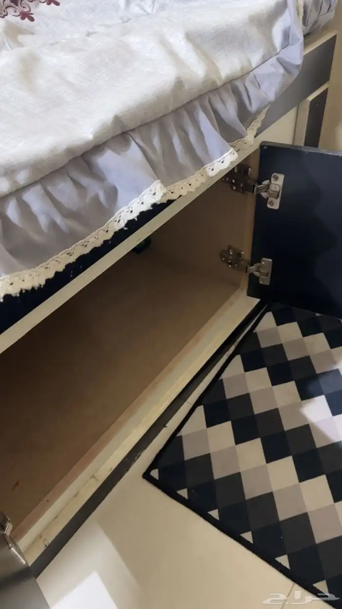 سرير خشب استخدام نظيف للبيع 0