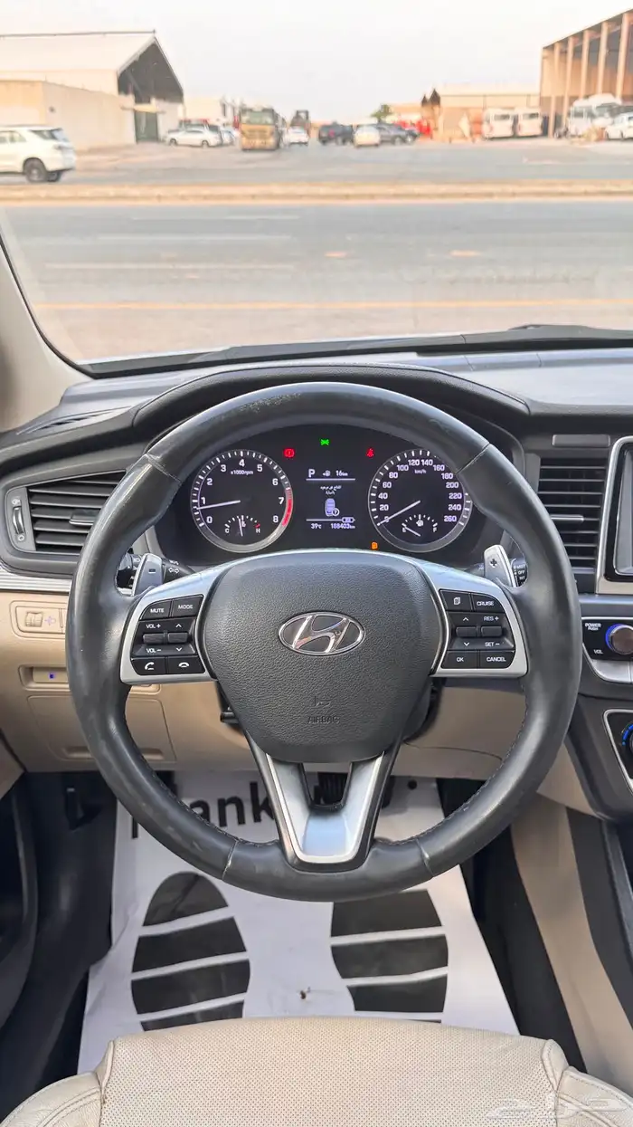 للبيع هونداي سوناتا 2018 - فل كامل بحالة الوكاله 12