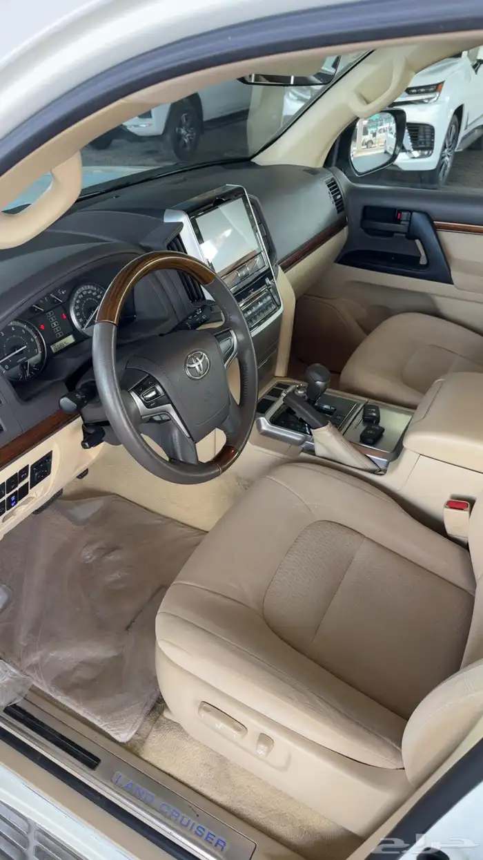 لاندكروزر 2016 سعودي فل كامل ب 170.000 6