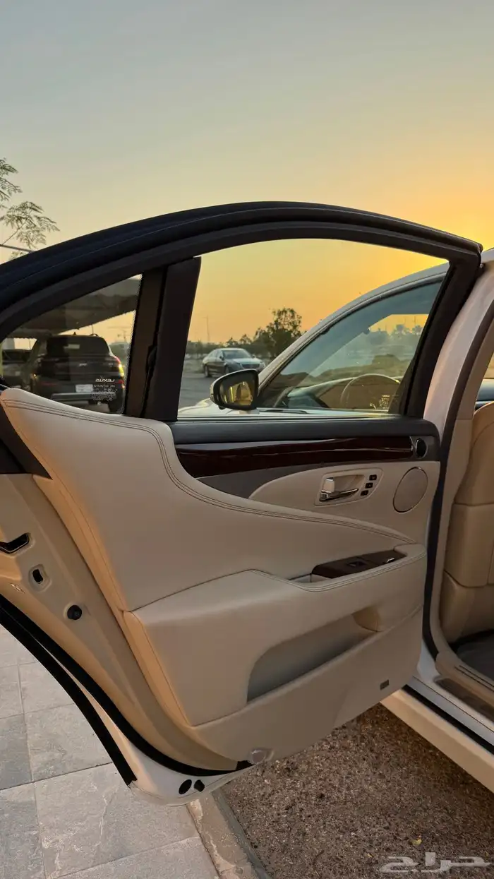 لكزس LS460 لارج سعودي شبه وكالة 15