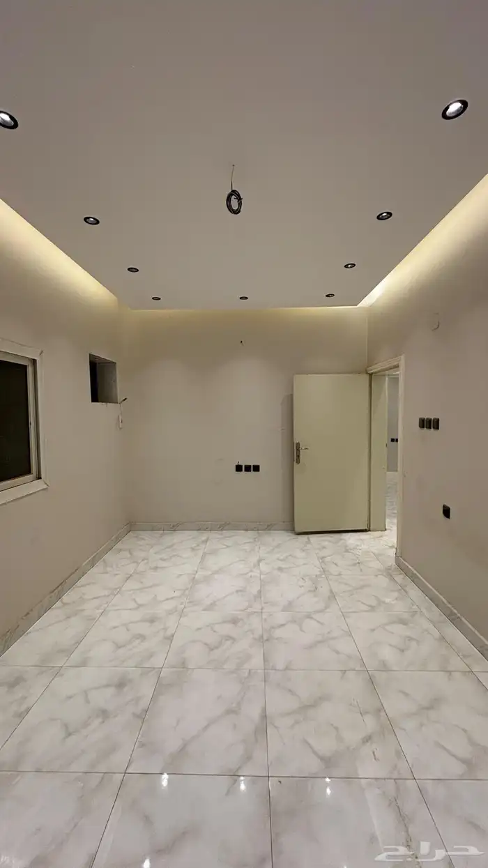 شقه للايجار 4 غرف إيجار سنوي 3