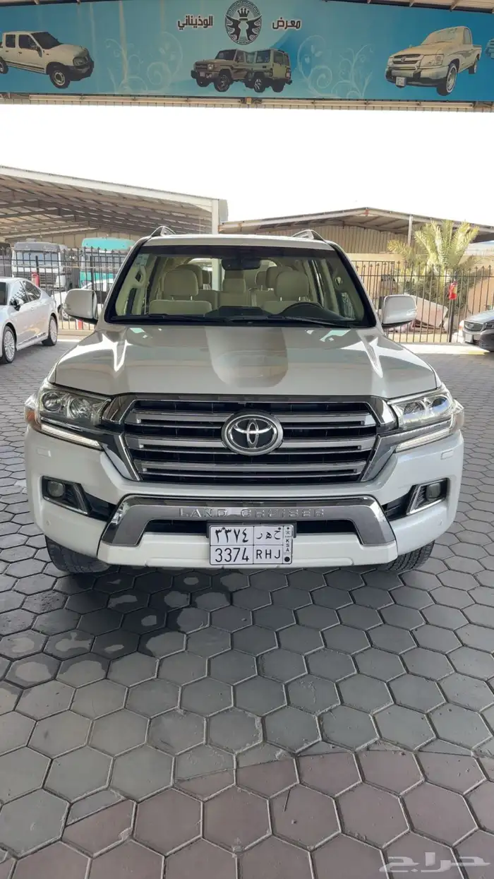 لاندكروزر 2016 سعودي فل كامل ب 170.000 0
