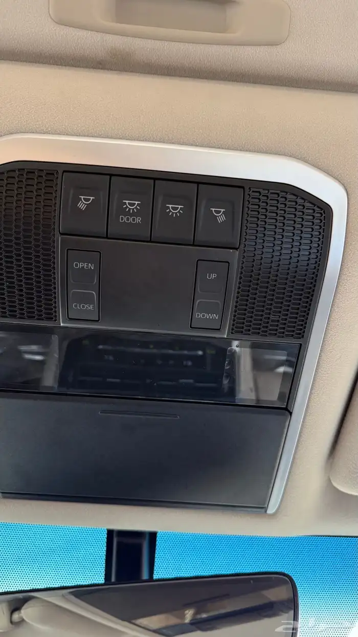 لاندكروزر 2022 L4 سعودي 33