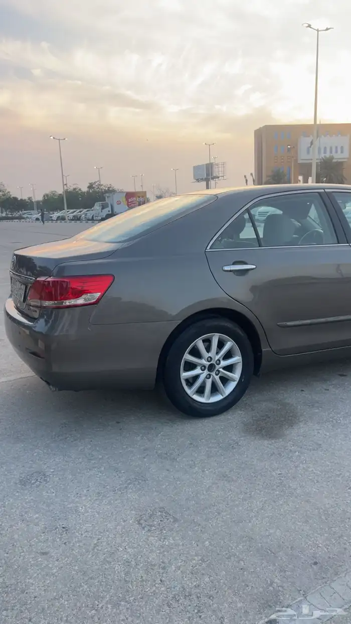 تويوتا أوريون 2010 نظيفة جد ا   قير ومكينة وشاص على الشرط 7