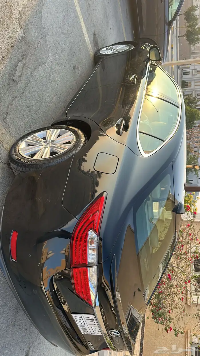 للبيع لكزس ES350 موديل 2015 نظييف 7