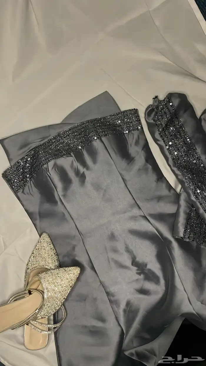 فستان لبس اربع ساعات فقط ولا يوجد عيوب 250 ريال 1