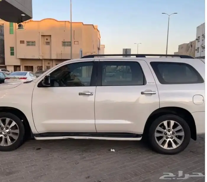 للبيع سيكويا 2010 1