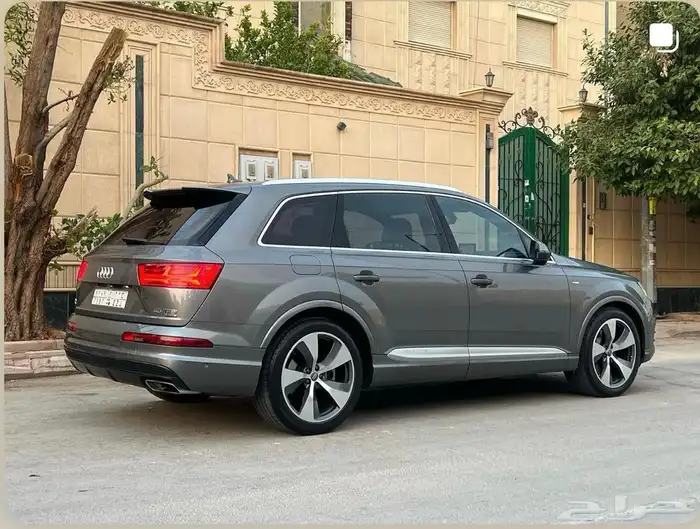 للبيع اودي Q7 فئة اس لاين 2016 3