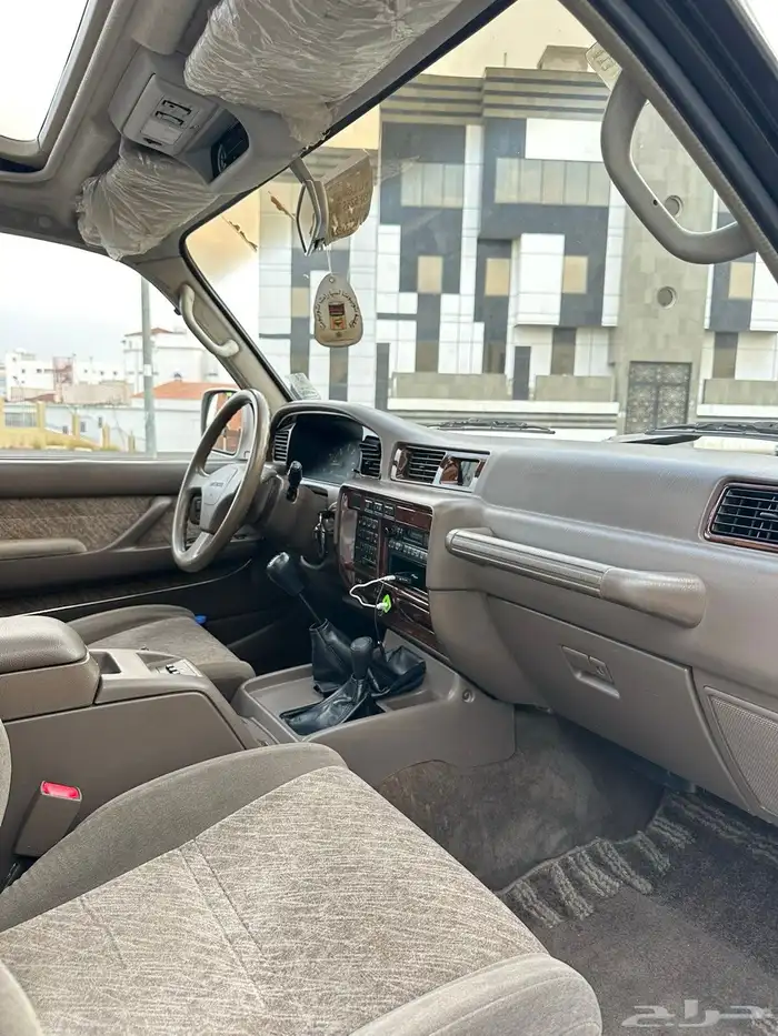 لاندكروزر في اكس ار ليمتد مخزن 1997 31