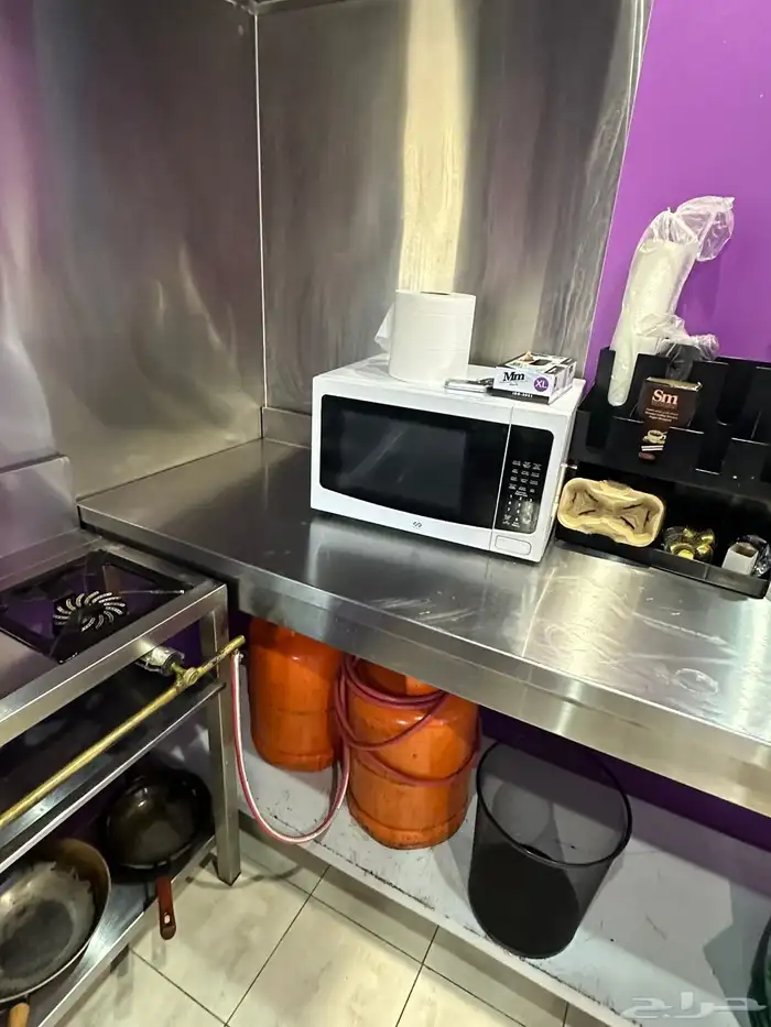 مطعم سحابي للتقبيل مجهز بالكامل 4