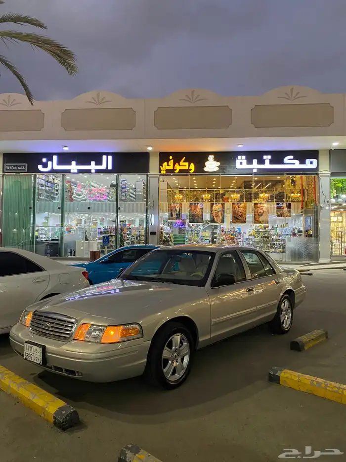 فورد فكتوريا 2011 1