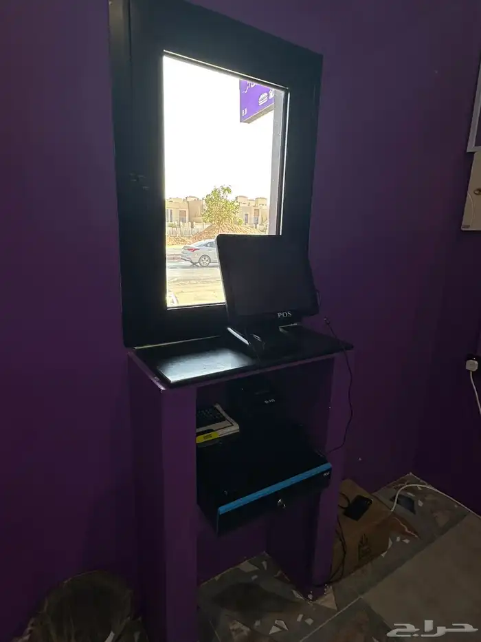 مطعم سحابي للتقبيل مجهز بالكامل 1