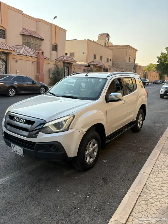ايسوزو MUX 2020 اول مالك 12