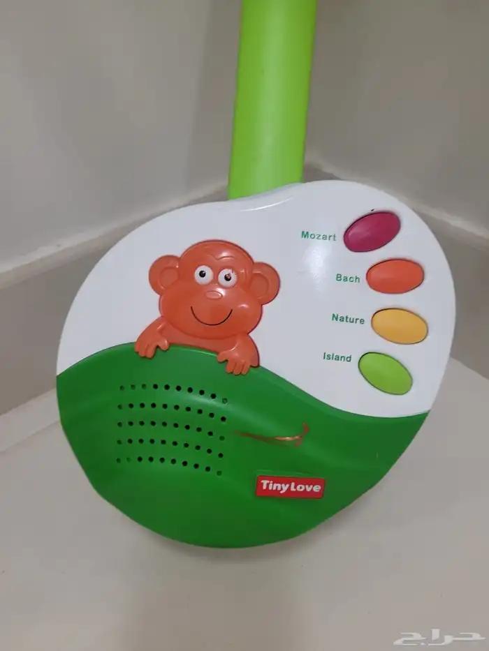 لعبة لسرير الاطفال 1