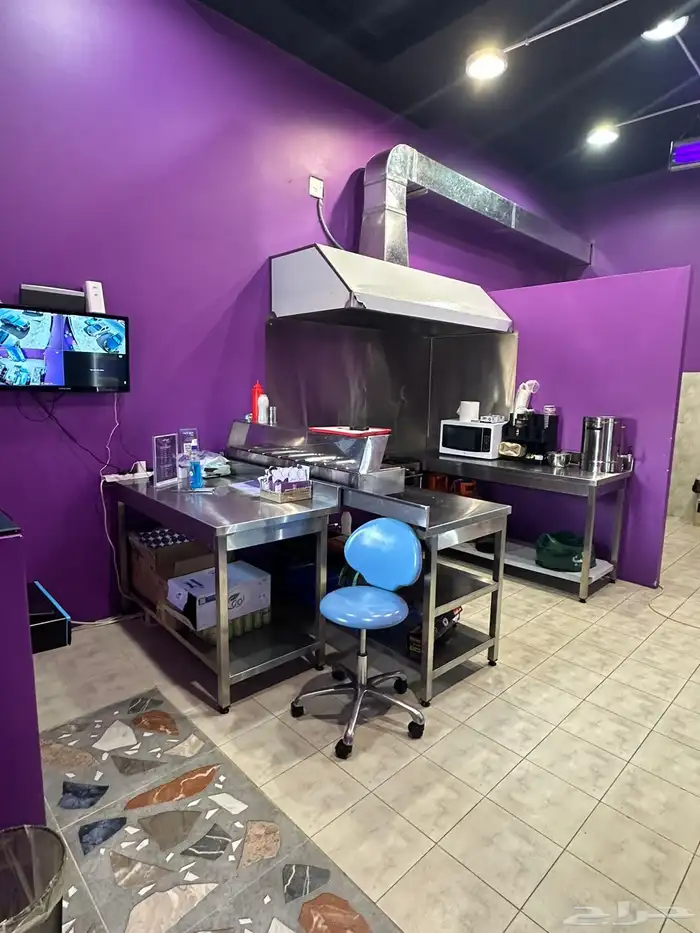 مطعم سحابي للتقبيل مجهز بالكامل 14