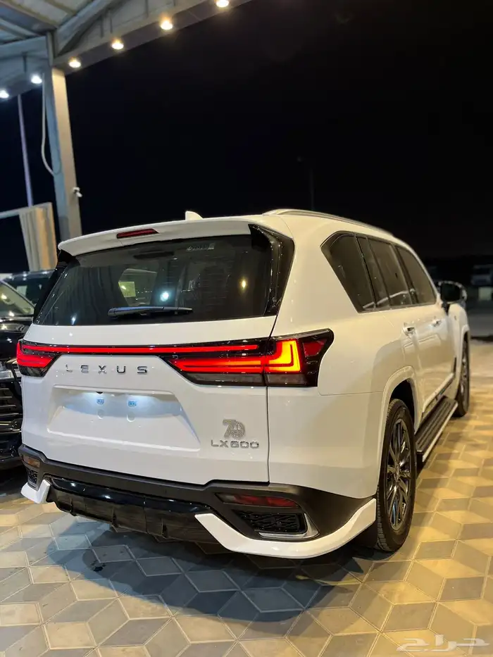 لكزس اف سبورت الساير 2025 13