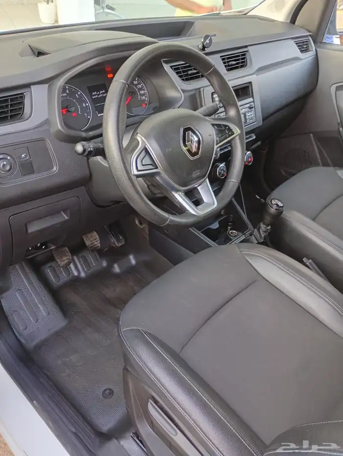 سيارة رينو دوكر ثلاجة 2