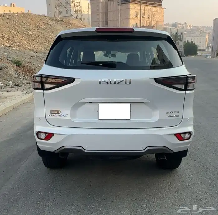 ايسوزو MUX (دبل) 2023 فل كامل ( بحالة الوكالة ) خالي من الرش 3