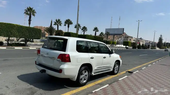 جيب لاند كروزر 2013 GXR 3