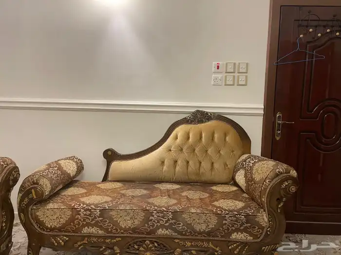 للبيع طقم كنب فاخر وكامل (فرصة لا تفوت) 6