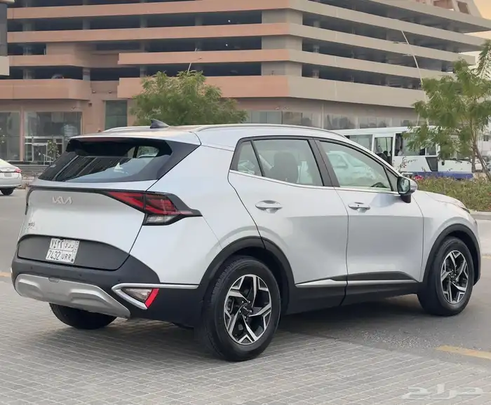 سبورتاج 2023 نص فل شبه جديد 9