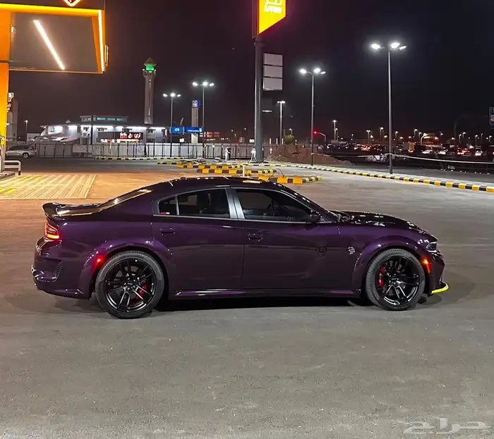 تشارجر هيلكات وايد بدي2022الوحيده بالمملكه باللون شبة اصفار 4