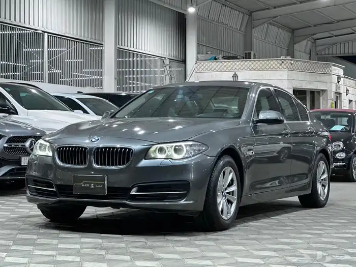 بي ام دبليو i520 موديل 2015 1