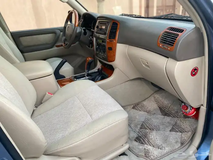 جيب لاندكروزر 2006 GX.R 15