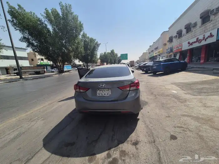 هيونداي إلنترا XLT موديل 2013 نظيفه 33