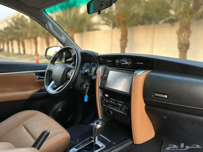 تويوتا فورشنر 2023 VX1 سته سلندر 17