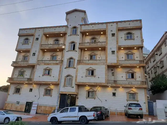 شقه فاخره 4غرف وصاله بحي شهبه (الباهر)اطلاله علي المدينه 2