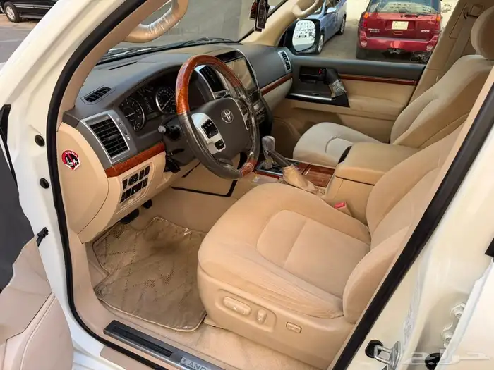 لاندكروزر 2015 GXR3 فل كامل وكاله بريمي 29