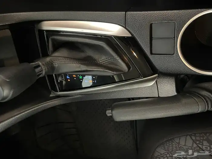 للبيع كورلا موديل 2017 بحالة الوكاله 34