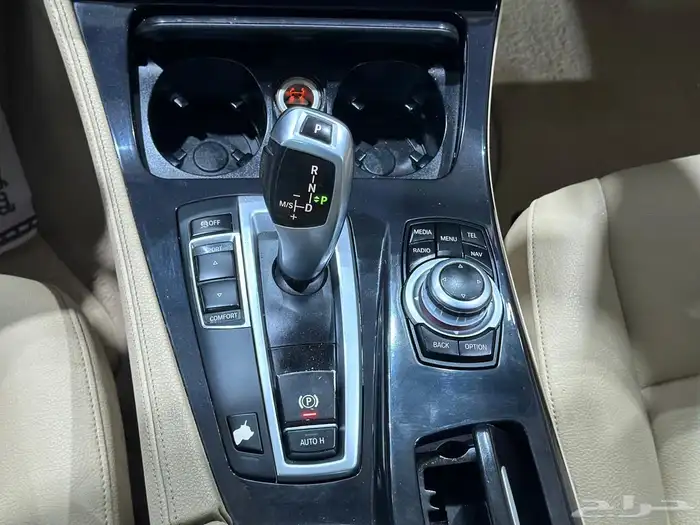 بي ام دبليو i520 موديل 2015 24