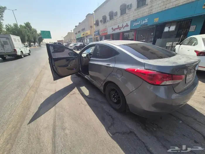 هيونداي إلنترا XLT موديل 2013 نظيفه 13