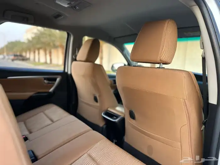 تويوتا فورشنر 2023 VX1 سته سلندر 16