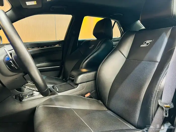 كرايزلر 2021 S فل كامل V6 (( عرض خاص )) 8