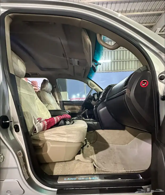 تويوتا لاند كروزر 2010 وارد خليجي 6 سلندر عداد 300 الف 11