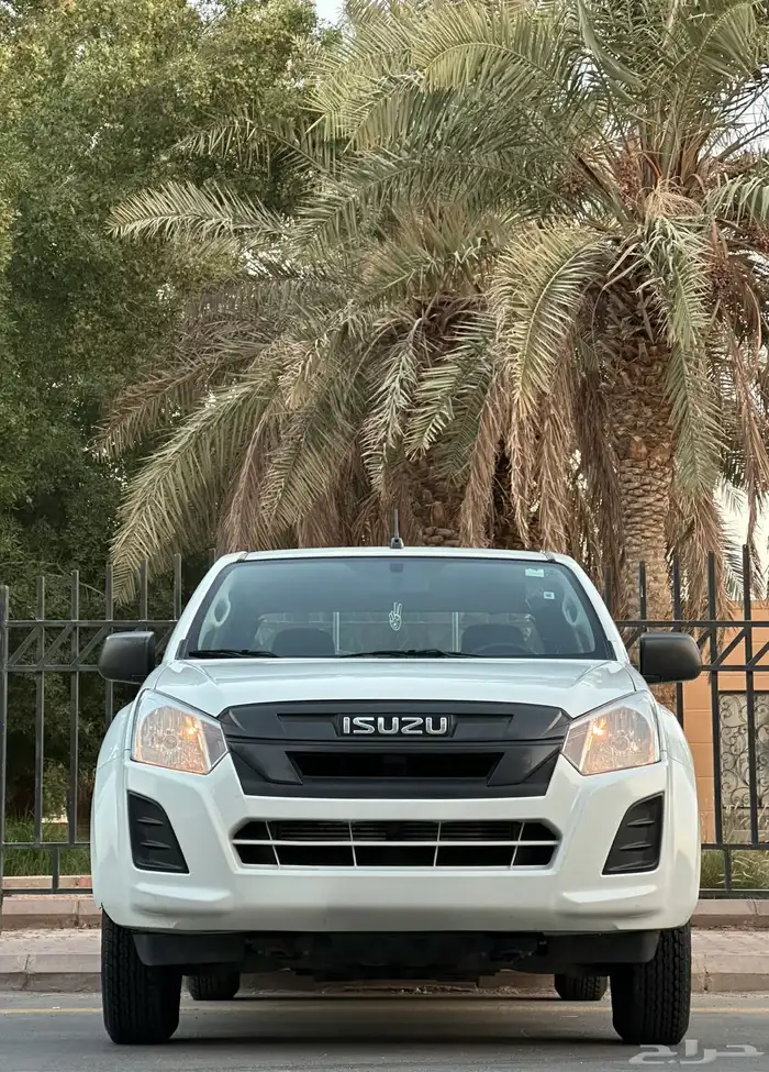 ايسوزو بكب غمارتين موديل 2024 سعودي قير عادي شامل الضريبة 14