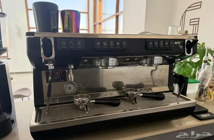الة اسبريسو ( نوفا سيمونللي 2 قروب) ايطالية 0
