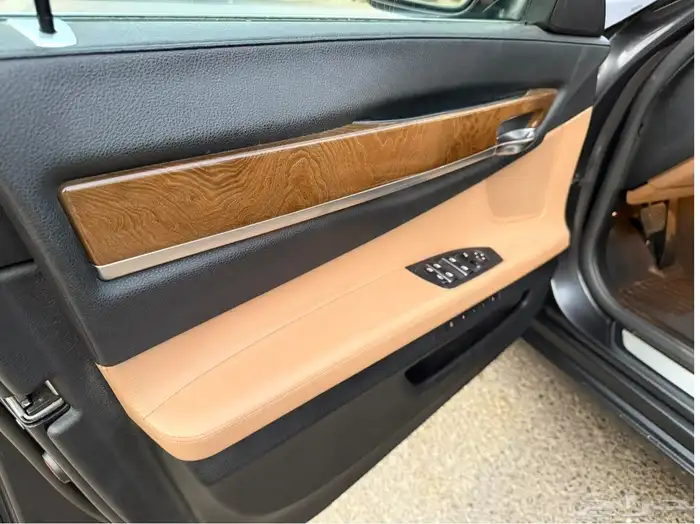 للبيع BMW 740 Li فل كامل 2012 نظيف جدا جدا 15