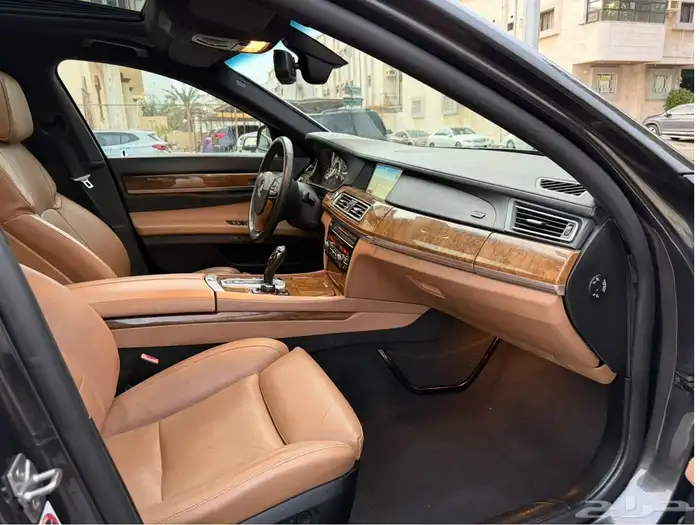 للبيع BMW 740 Li فل كامل 2012 نظيف جدا جدا 14